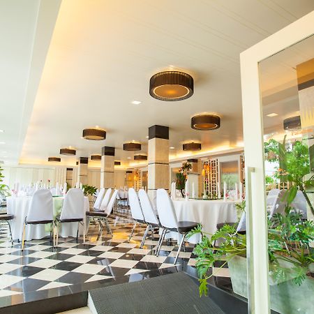 Paradise Hotel Udonthani Buitenkant foto