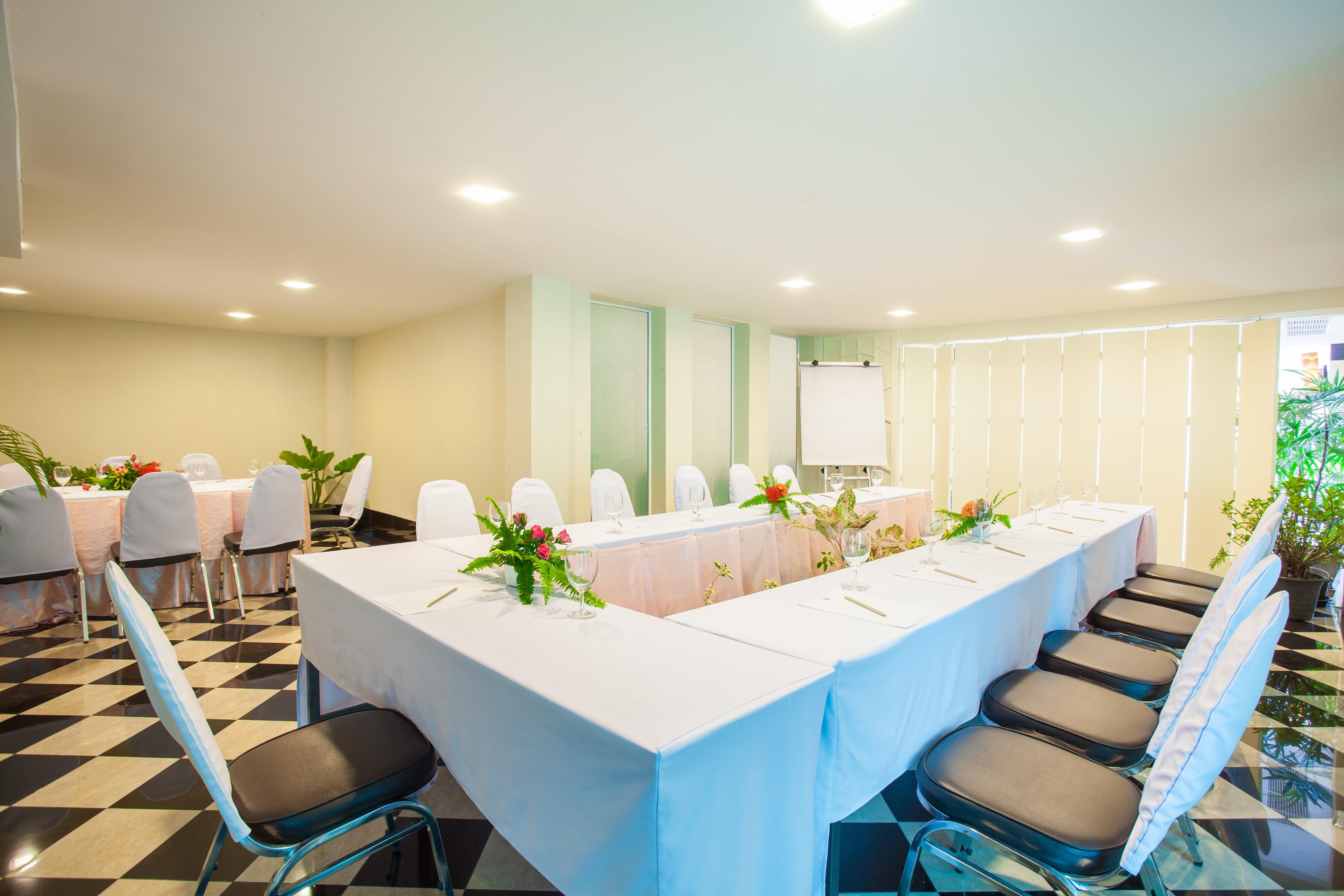 Paradise Hotel Udonthani Buitenkant foto