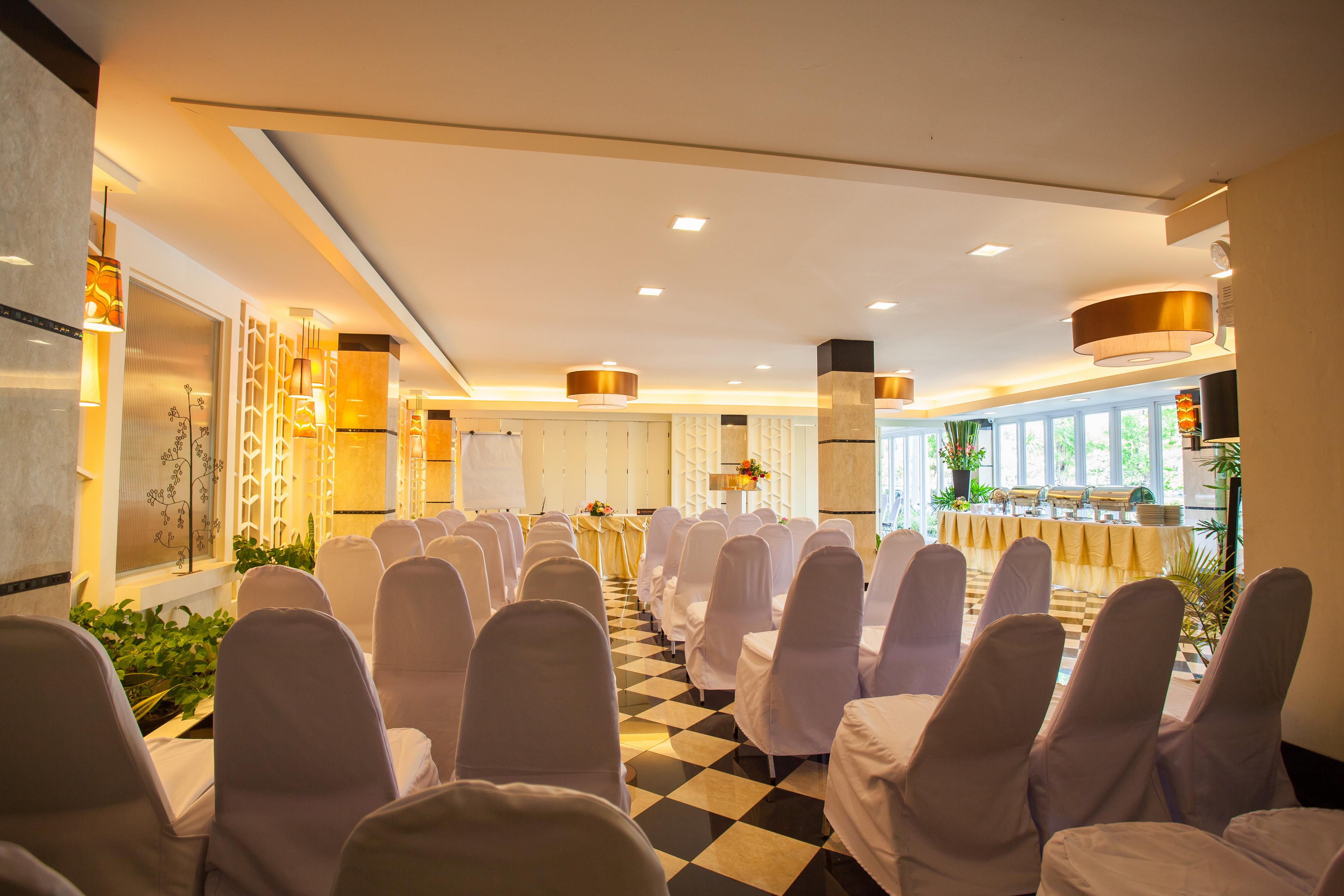 Paradise Hotel Udonthani Buitenkant foto