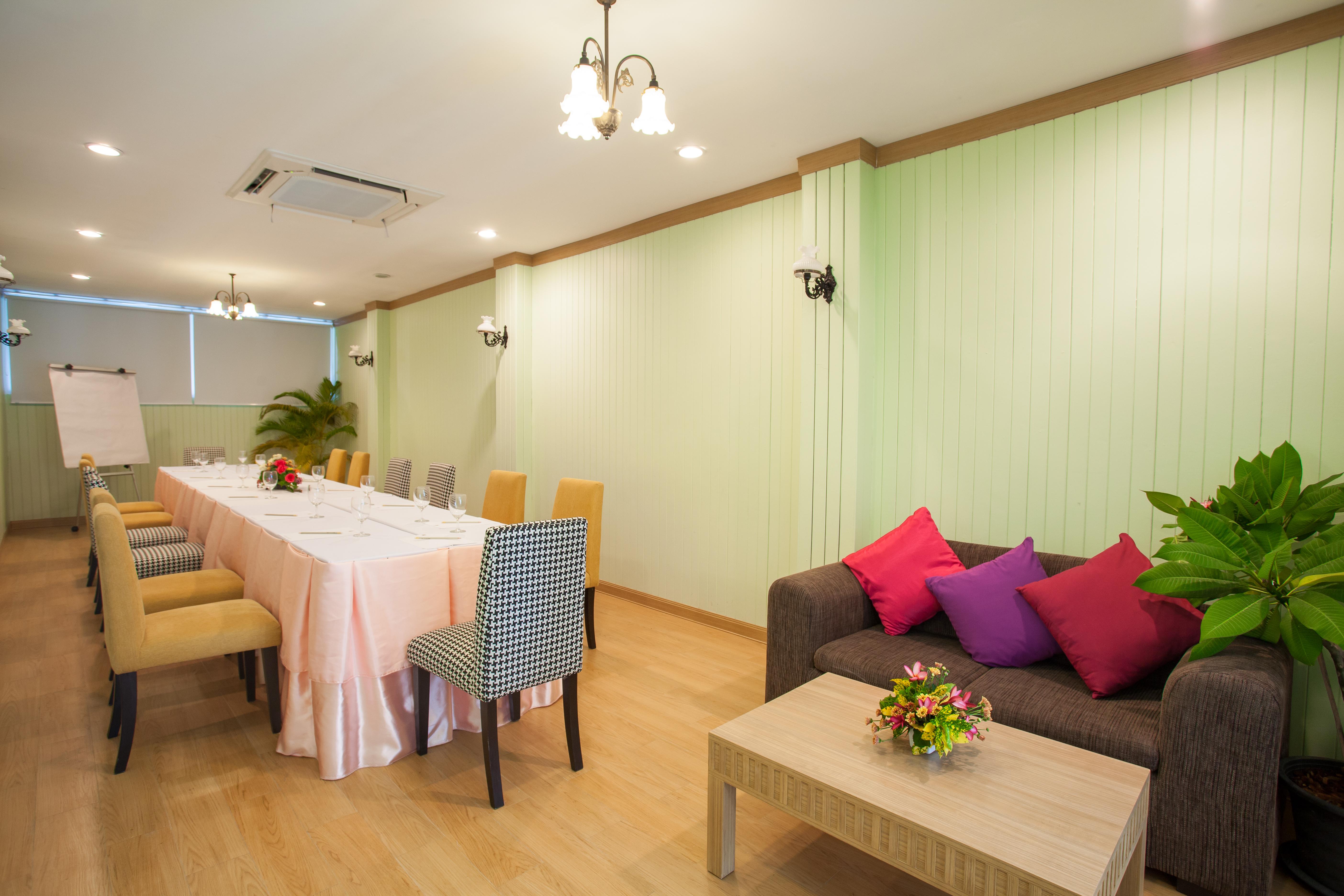 Paradise Hotel Udonthani Buitenkant foto