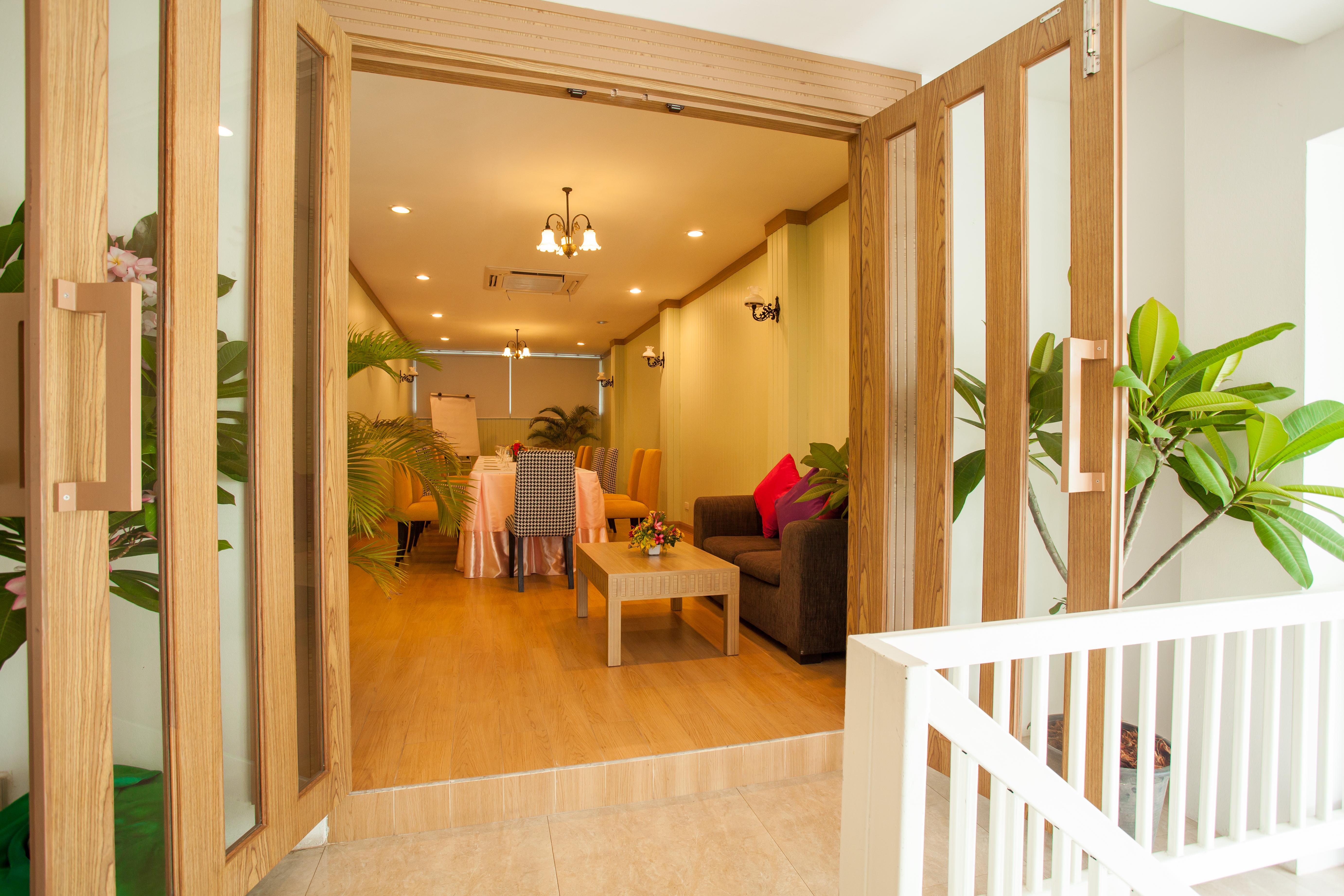 Paradise Hotel Udonthani Buitenkant foto