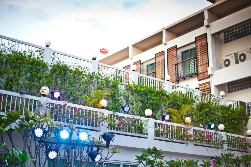 Paradise Hotel Udonthani Buitenkant foto