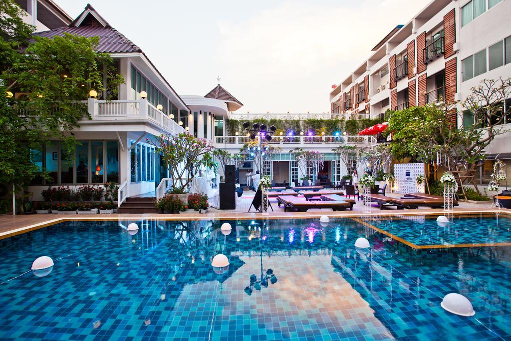 Paradise Hotel Udonthani Buitenkant foto