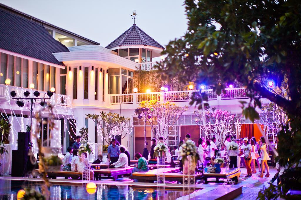 Paradise Hotel Udonthani Buitenkant foto